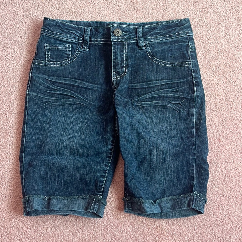 MUDD Bermuda Jean Shorts Size 12